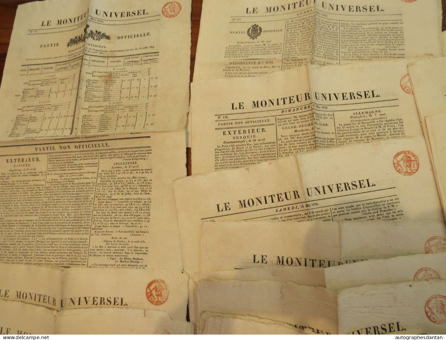 ● Le Moniteur Universel - Mai 1830 - Lot De 30 Journaux - Cachets / Timbres Rouges - Journal - 1800 - 1849