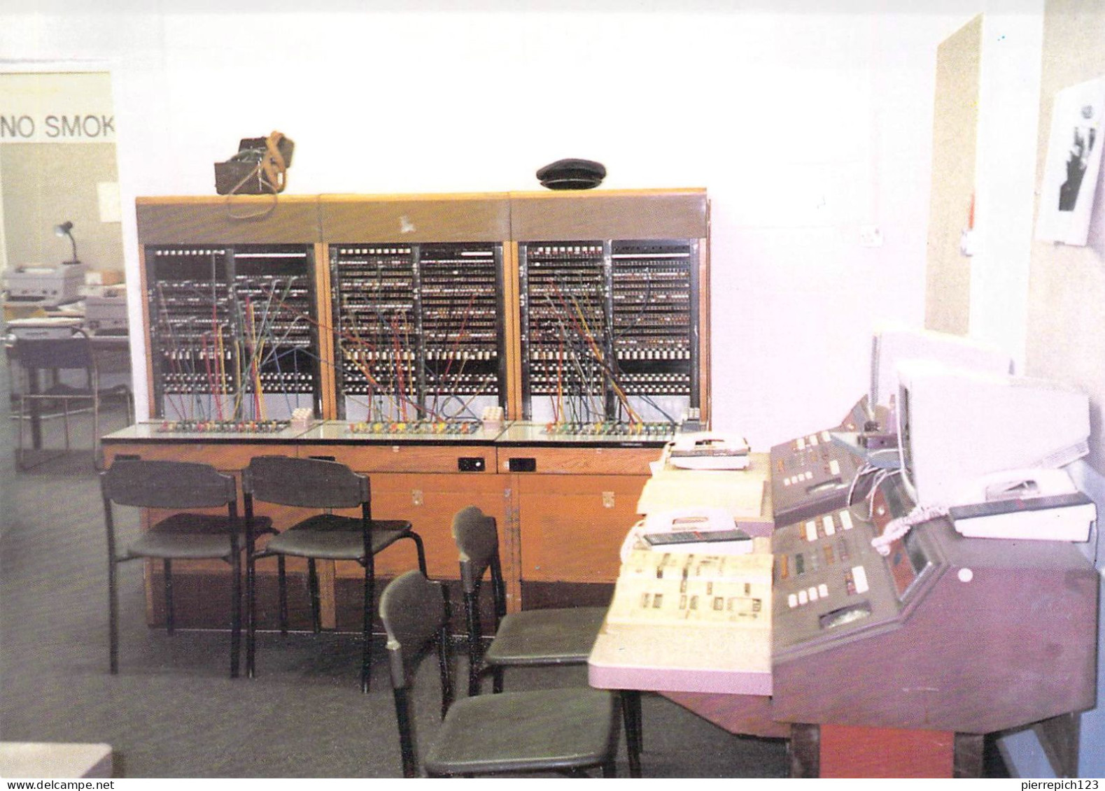 Brentwood - Kelvedon Hatch - Musée "Secret Nuclear Bunker" - Partie Du Central Téléphonique De 1000 Lignes - Sonstige & Ohne Zuordnung