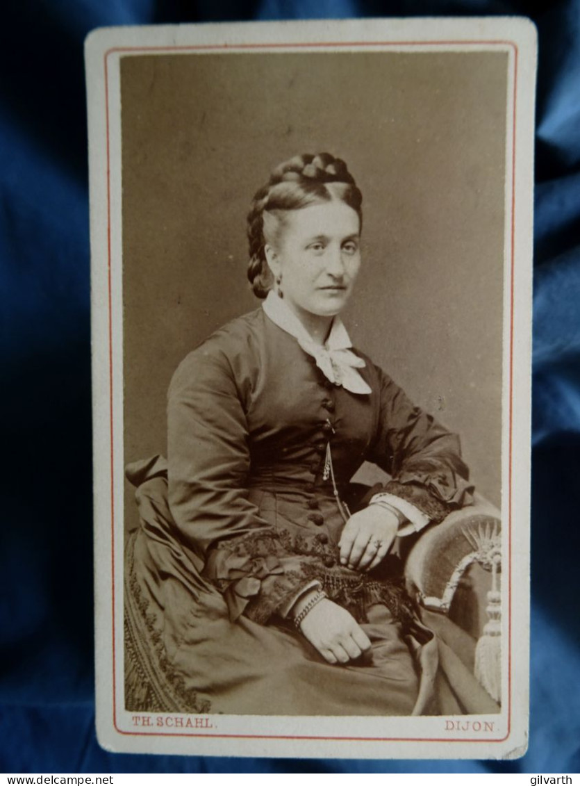 Photo Cdv Th. Schahl à Dijon - Femme, Joli Portrait, Circa 1870-75 L436 - Old (before 1900)