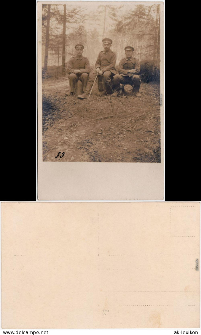 Ansichtskarte  Soldaten Sitzen Im Wald 1917  - War 1914-18