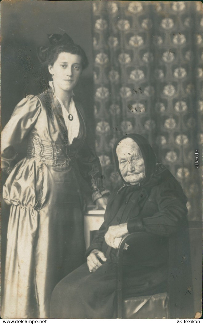 Foto Enkelin Mit Großmutter 1922 - Ot. Mrkvička, Příbram Hořovice Dobřiš - Personnages