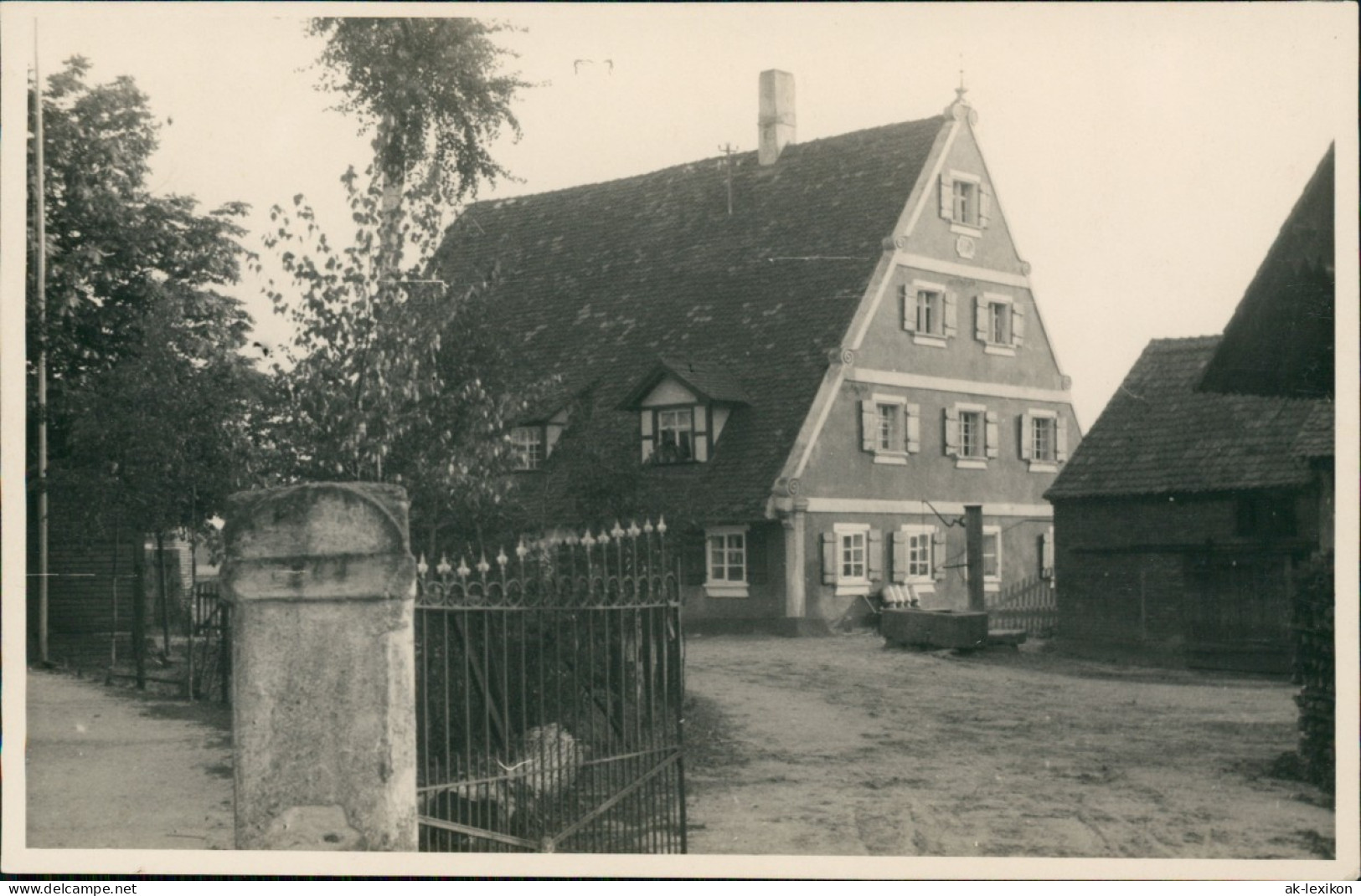 Foto  Eingang Gutshaus 1926 Privatfoto - A Identifier
