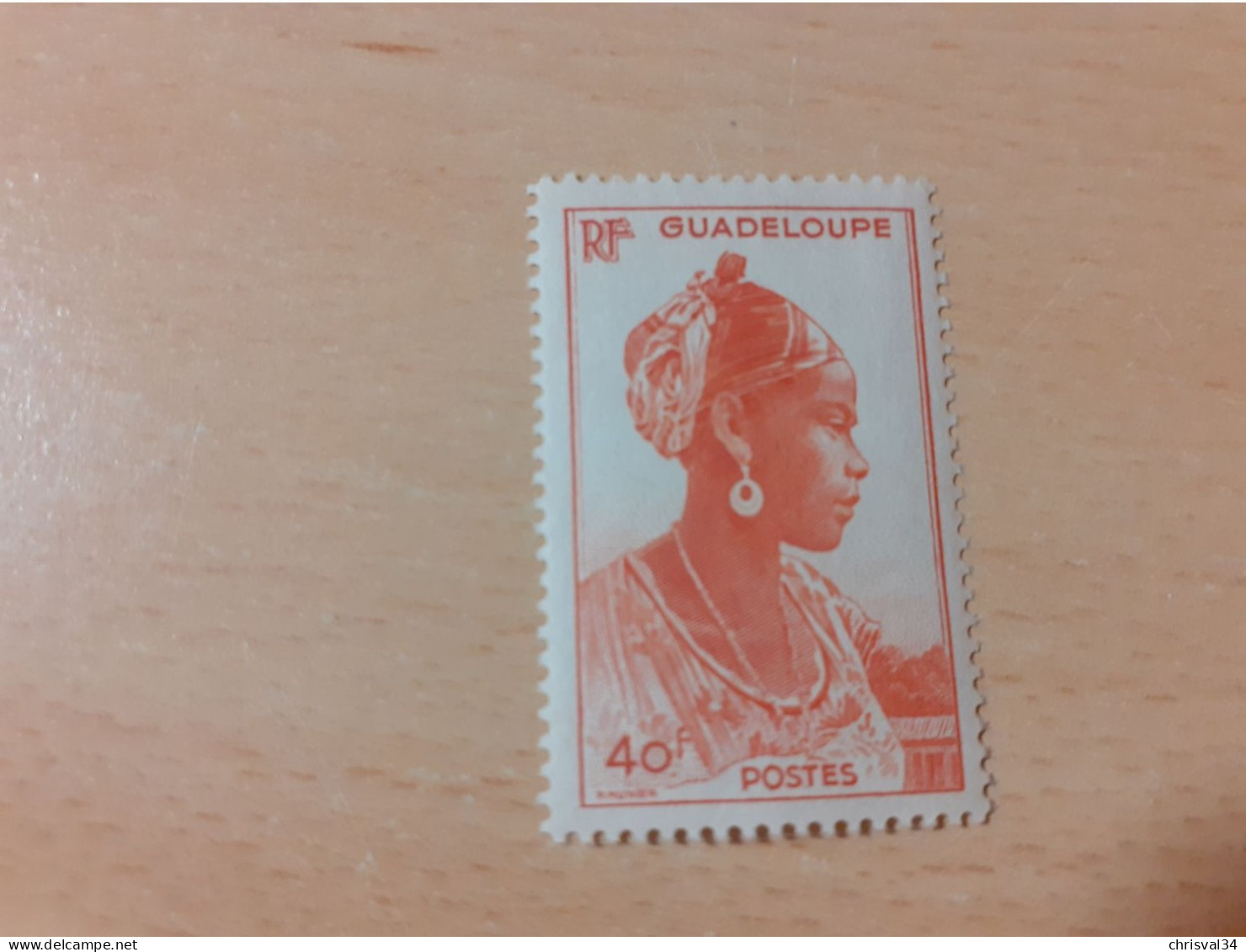 TIMBRE   GUADELOUPE       N  213    COTE  6,50   EUROS  NEUF  TRACE  CHARNIERE - Nuevos