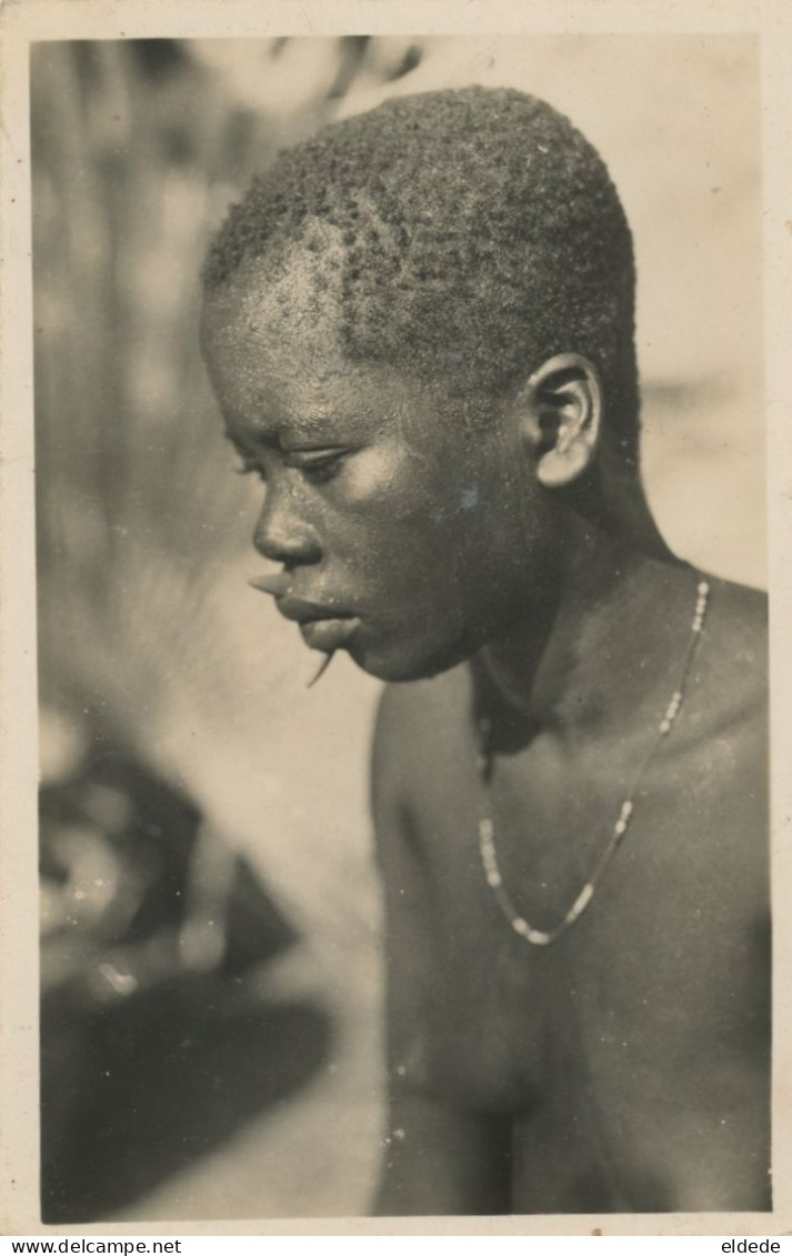 Real Photo Nude Woman Banana In Bongor Chad Lip Piercing Photo Pauleau Douala - Tchad