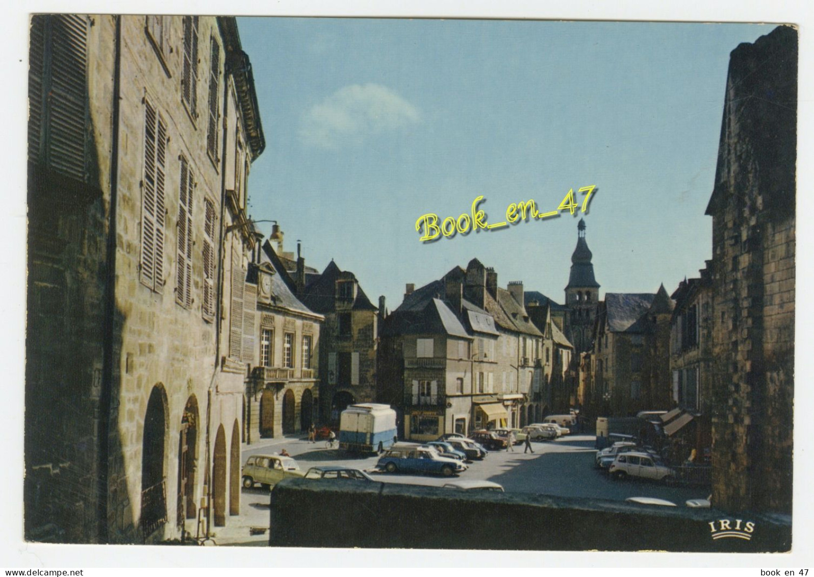 {91890} 24 Dordogne Sarlat , Rue Et Place De La Liberté , Bordées De Maisons Anciennes ; Renault 4L , Citroën DS Ami6 - Sarlat La Caneda