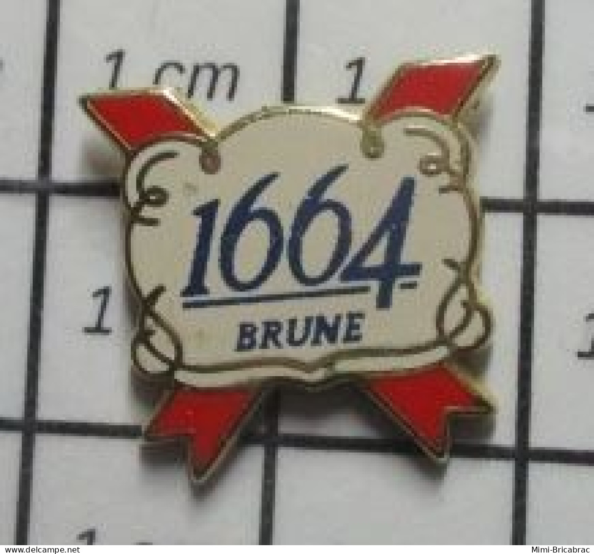 810d Pin's Pins / Beau Et Rare / BIERES / 1664 BRUNE KRONENBOURG - Bier