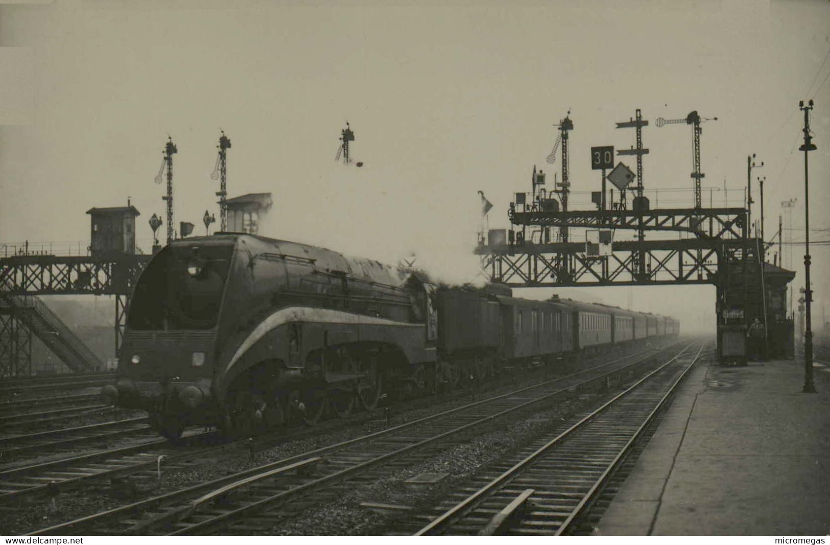 Locomotive à Identifier - Photo G. F. Fenino - Eisenbahnen