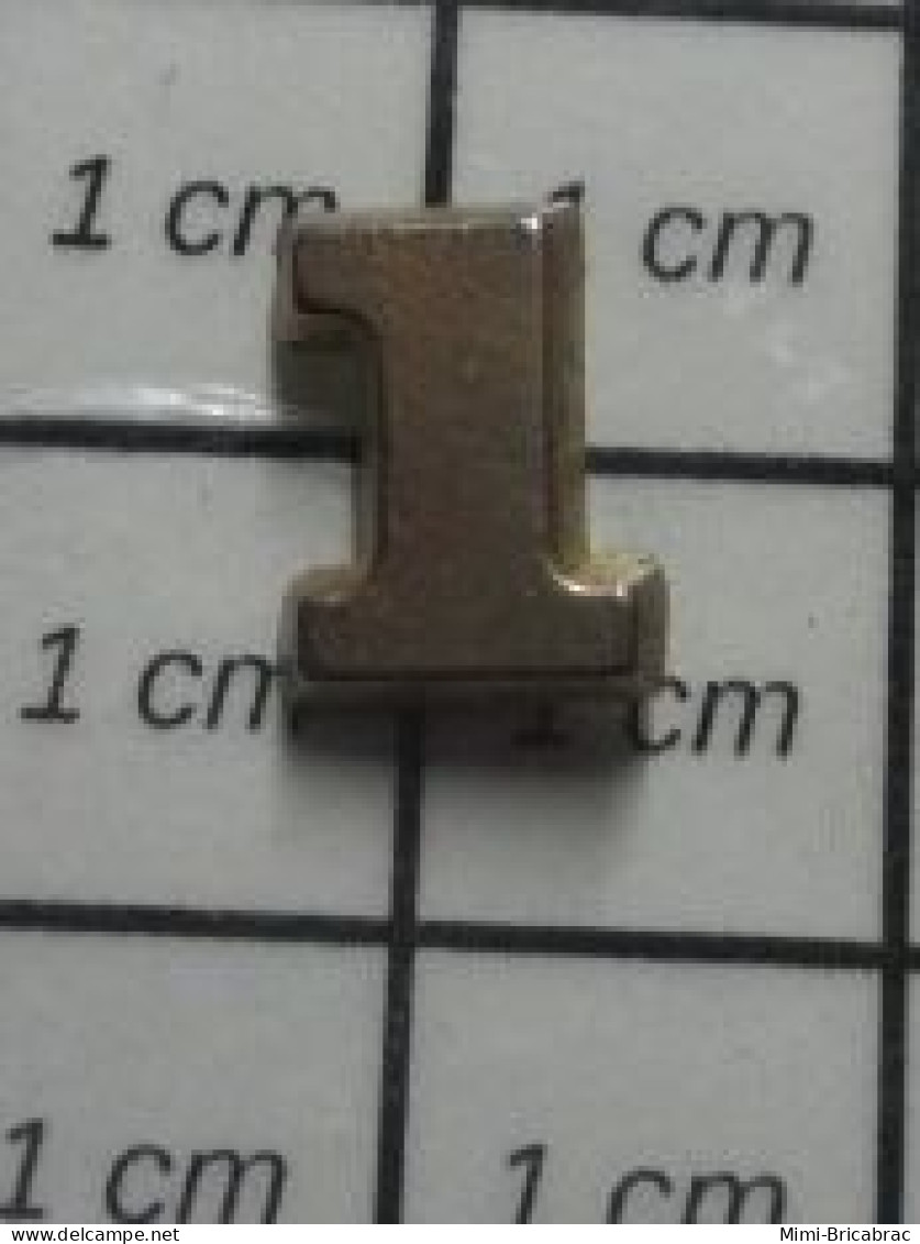 613c Pin's Pins / Beau Et Rare : AUTRES / Mini Pin's CHIFFRE 1 METAL JAUNE Ou Lettre I - Otros & Sin Clasificación