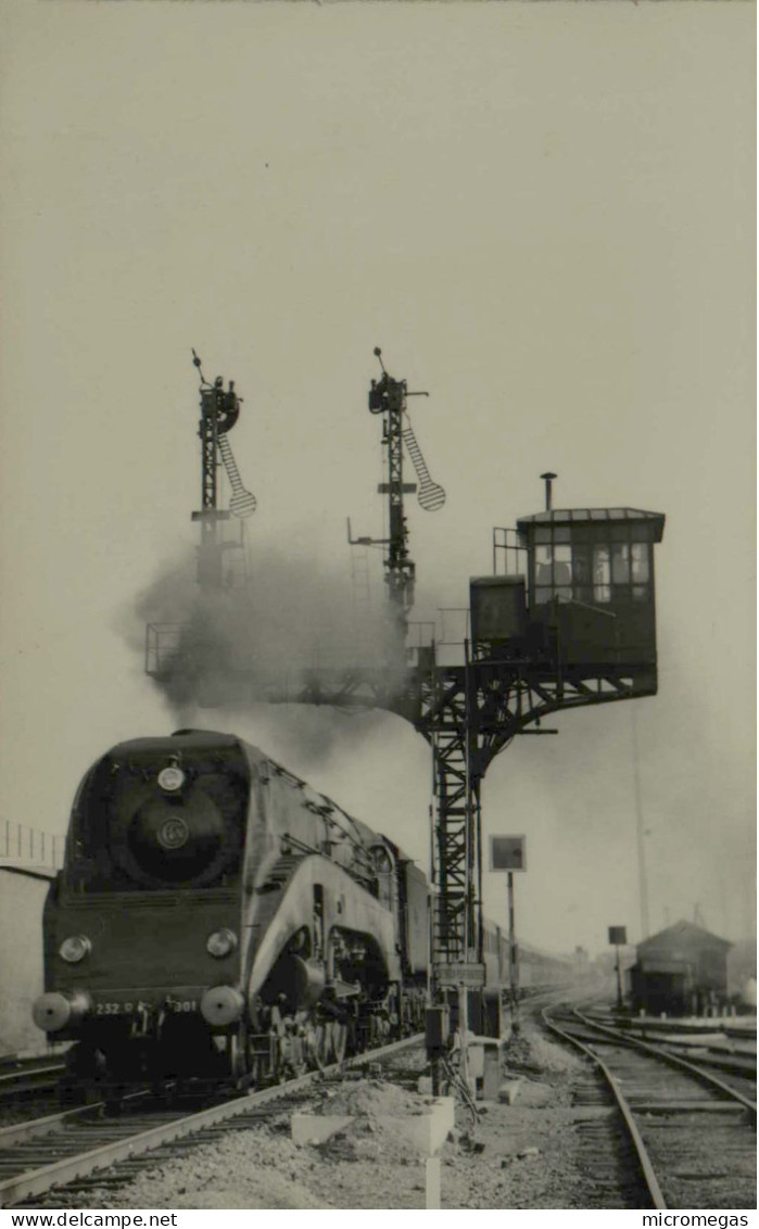 Train à Identifier - Photo G. F. Fenino - Trains