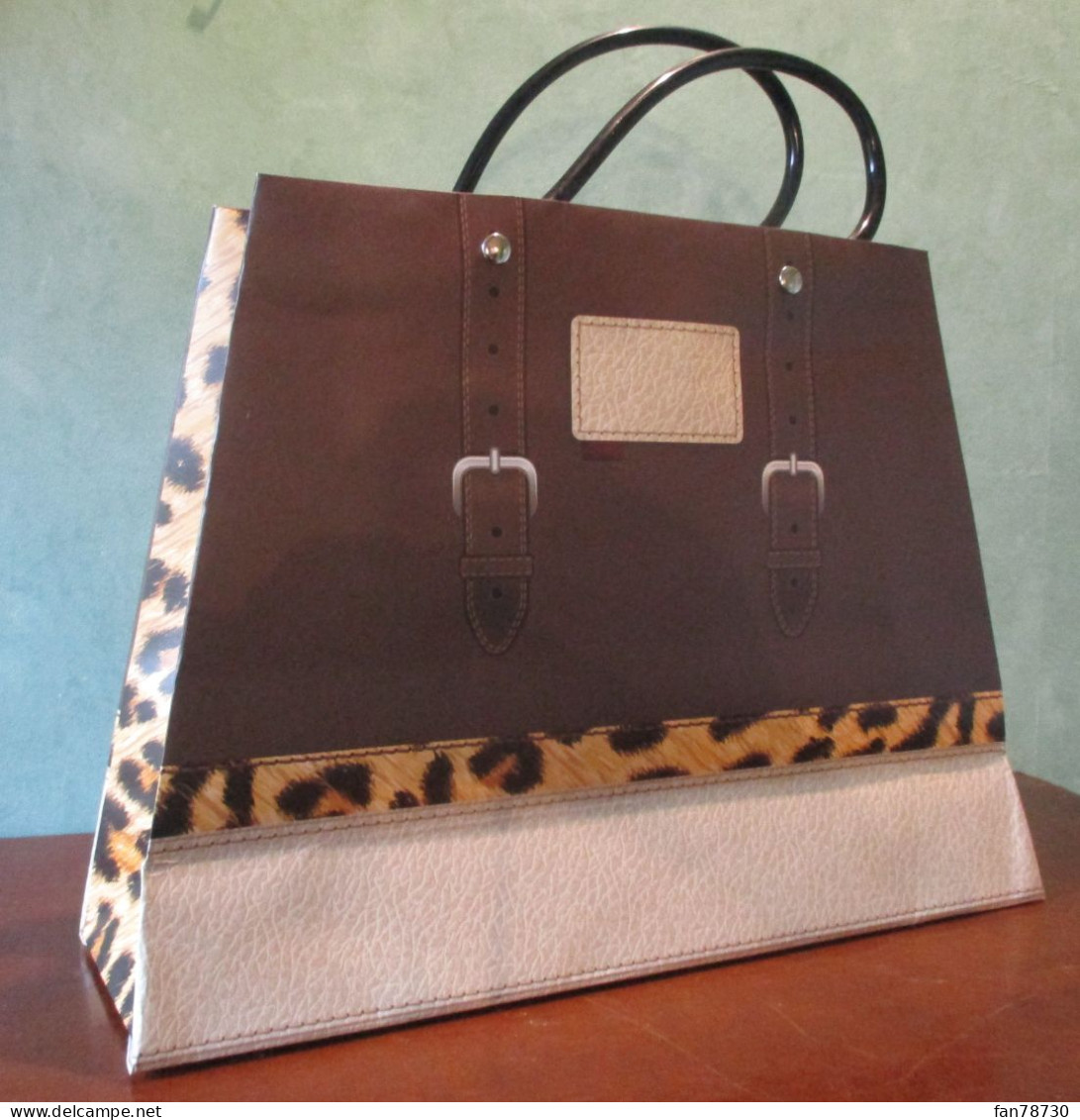 Sac Cadeau X 2 - Gift Bag Gd Mod. 31 X 23 X 10 Cm - Imitation Peaux Tigre Et Léopard - Frais Du Site Déduits - Autres & Non Classés