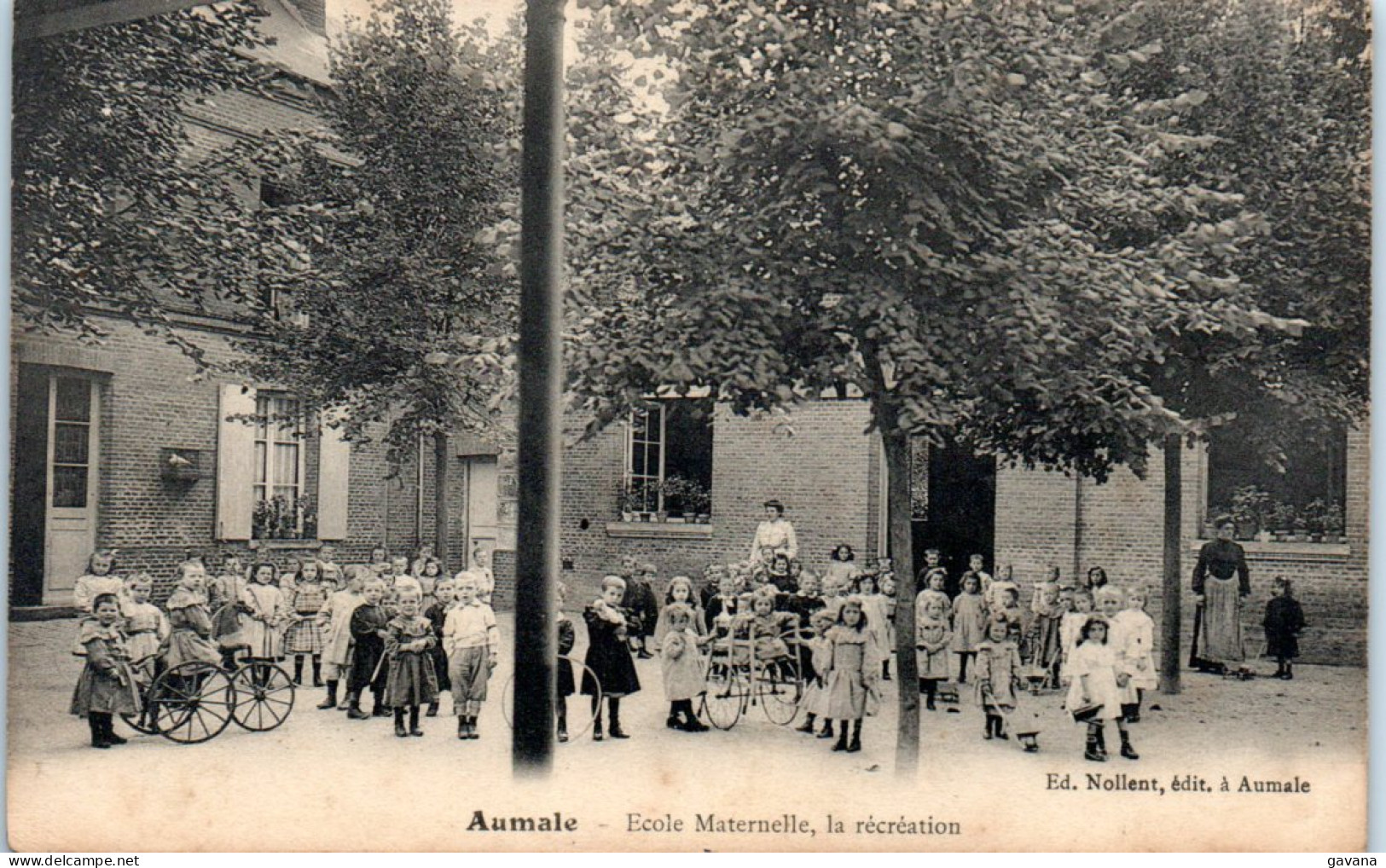 76 AUMALE - Ecole Matrenelle, La Récréation - Aumale