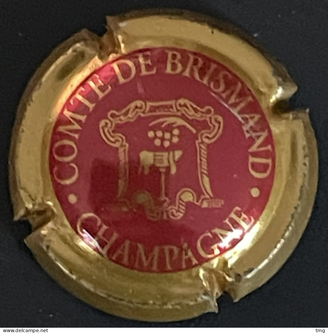 275 - 1 - Comte De Brismand, Rouge, Contour Or (côte 1,5 €) Capsule De Champagne - Autres & Non Classés