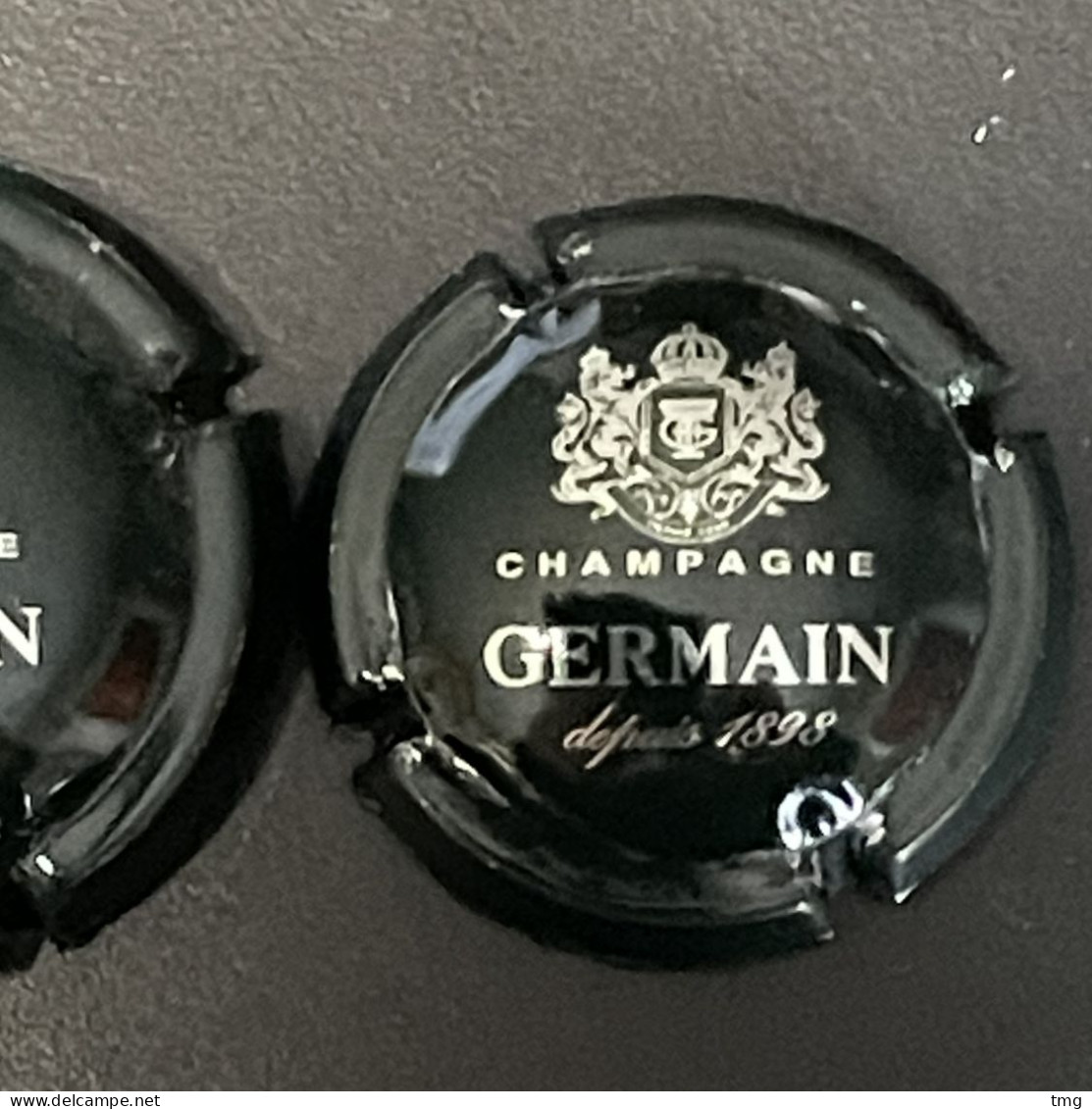 324 - 33f - Germain, Depuis 1898, Quart, Vert Foncé Et Métal (côte 3 €) Capsule De Champagne - Germain