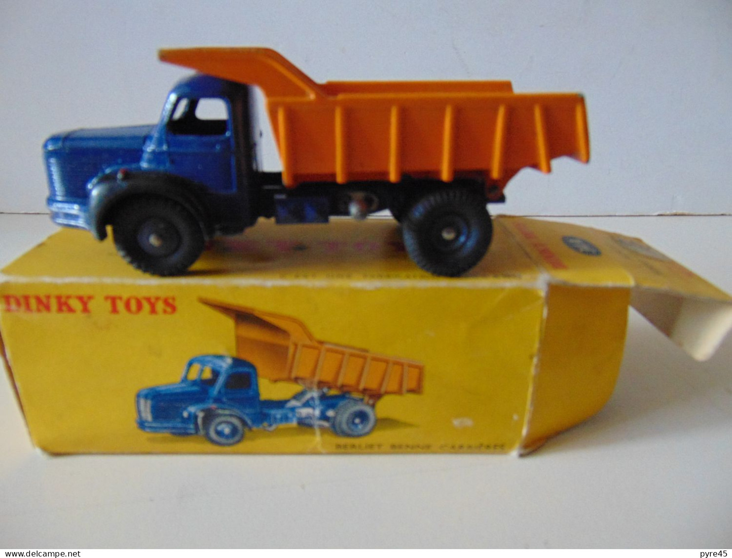 Camion " Berliet Benne Carrières " Dinky Toys, Meccano, Avec Sa Boite - Jugetes Antiguos