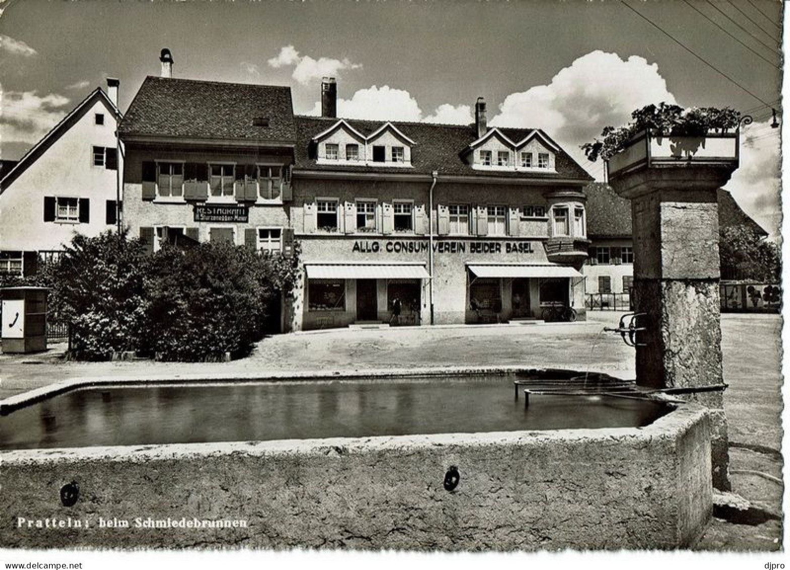 Pratteln   Helm Schmledebrunnen - Pratteln