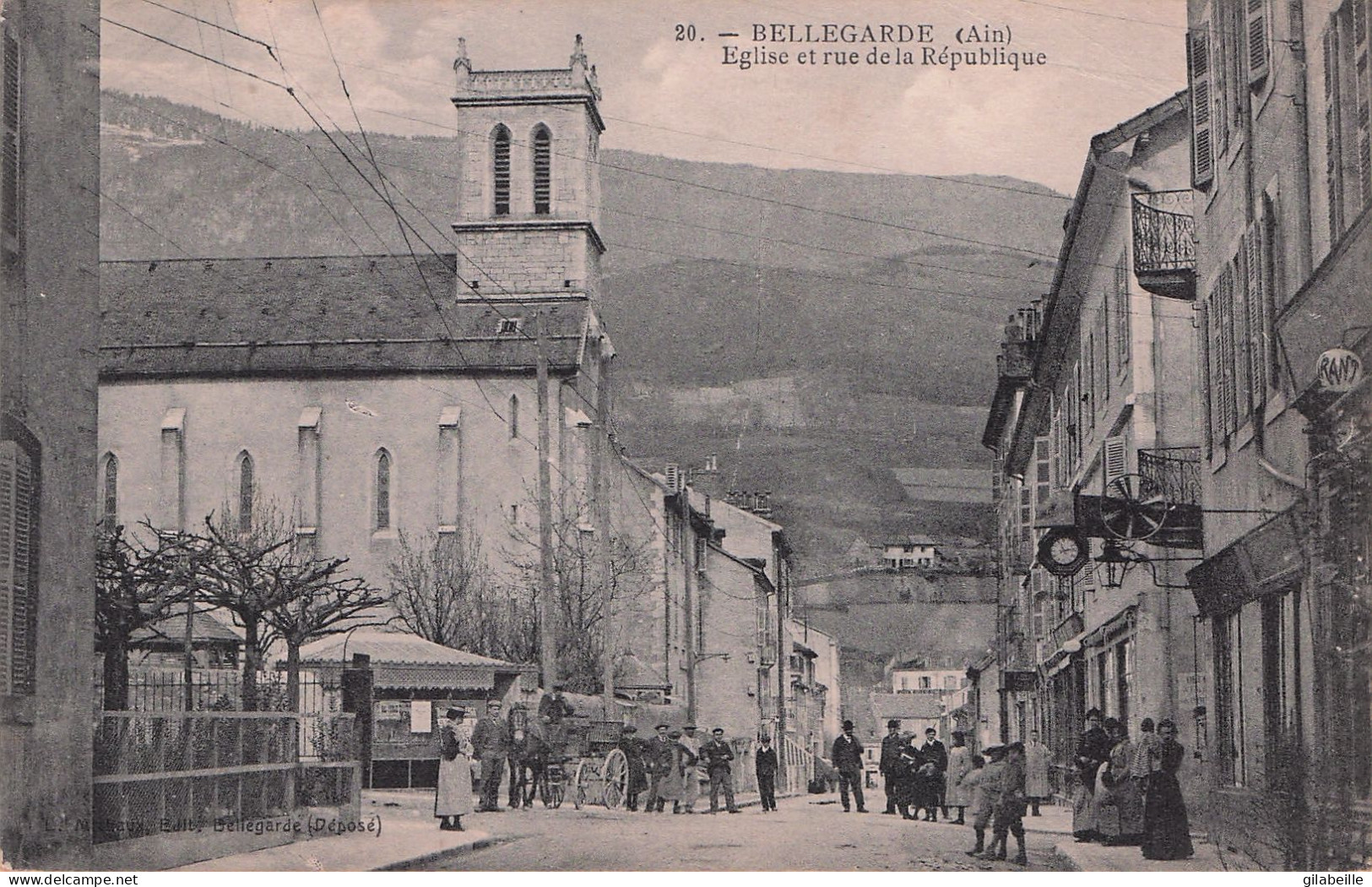 01 - BELLEGARDE Sur VALSERINE - Eglise Et Rue De La République - Bellegarde-sur-Valserine