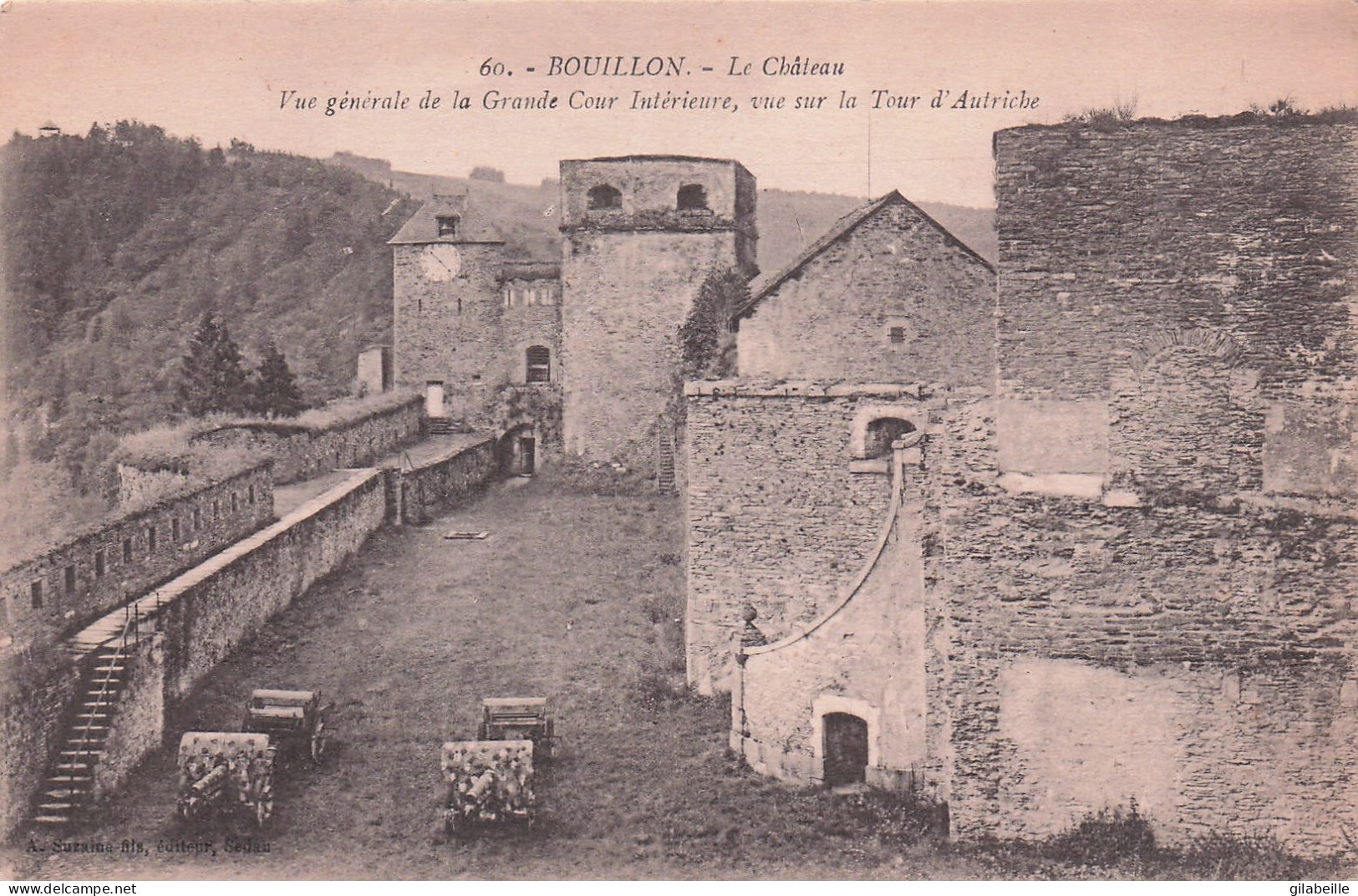  BOUILLON  - Le Chateau - Vue Generale De La Grande Cour Interieure - Bouillon