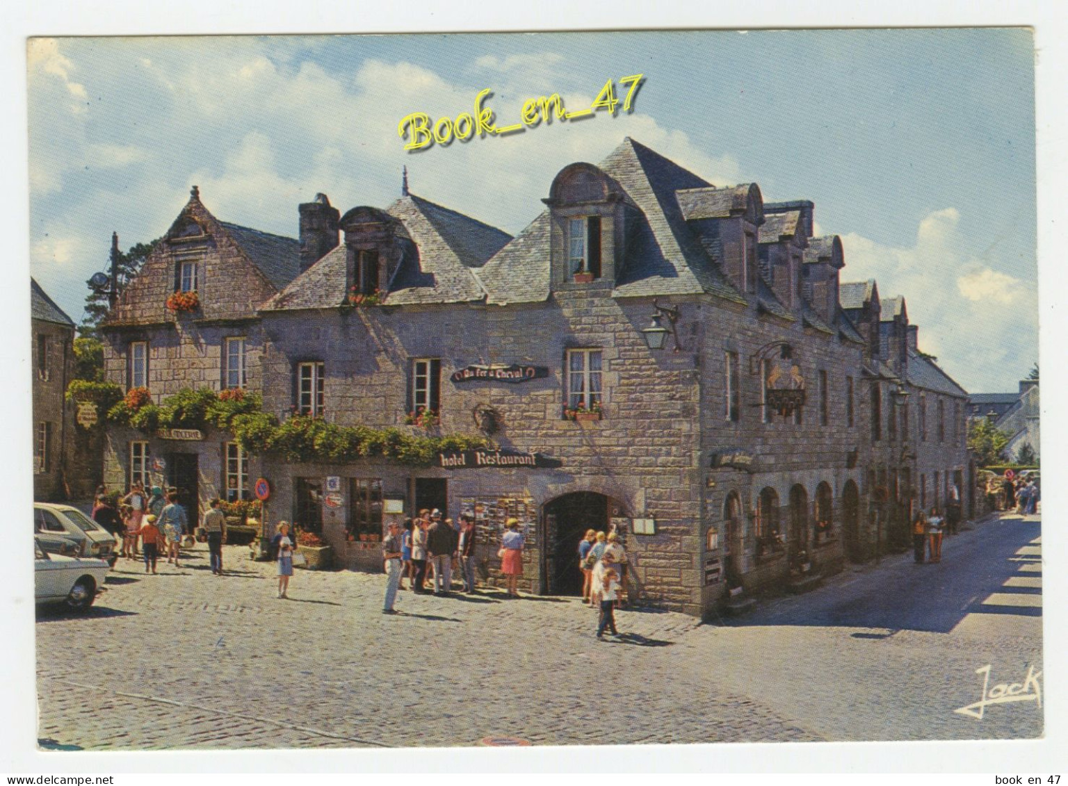 {91921} 29 Finistère Locronan , La Place De L' église ; Animée - Locronan