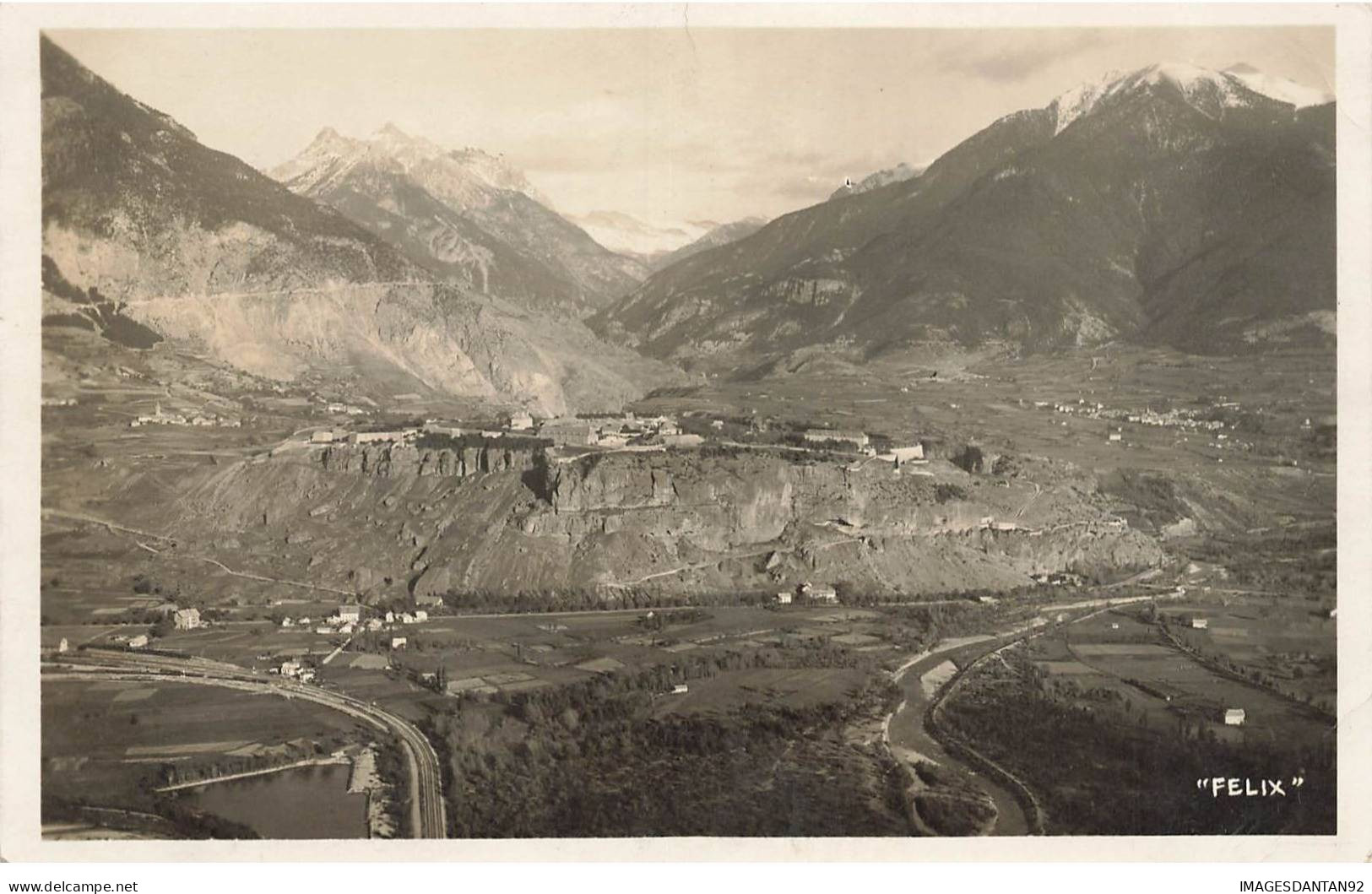 05 ENVIRONS DE GUILLESTRE AH#AL0020 VUE PANORAMIQUE DU FORT DE MONTDAUPHIN ET GUILLESTRE - Guillestre