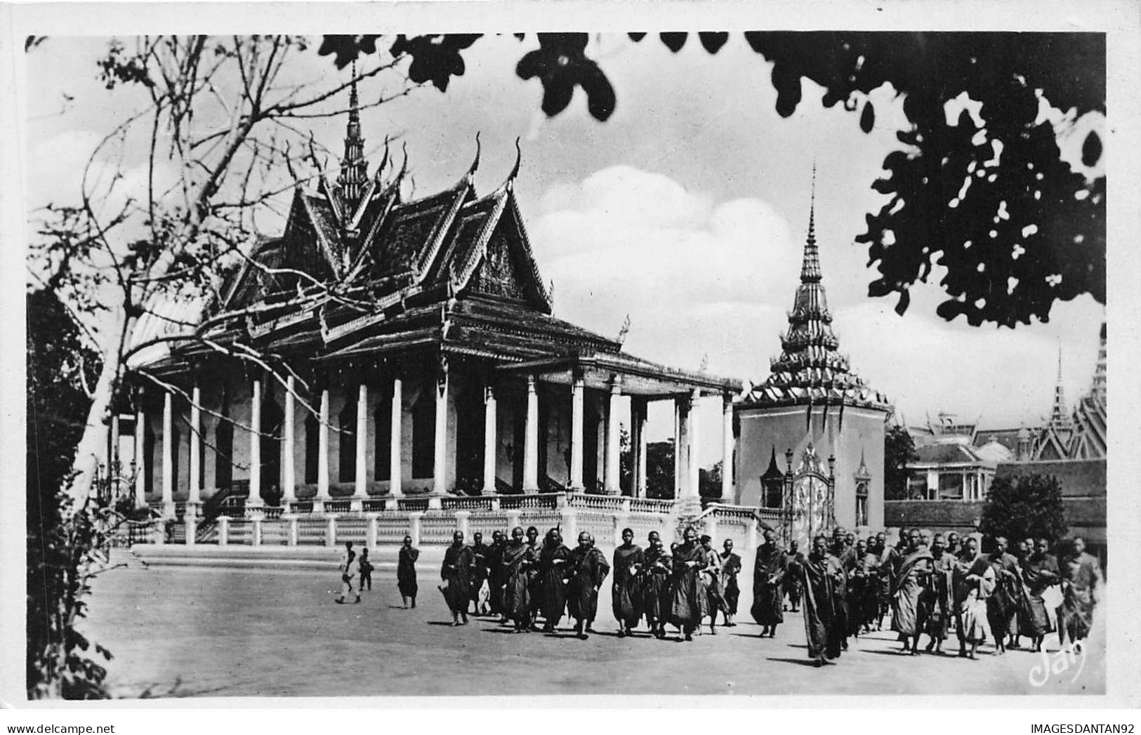CAMBODGE AL#AL0020 PHNOM PENH LA PAGODE D ARGENT LES BONSES CAMBODGIENS - Cambodia