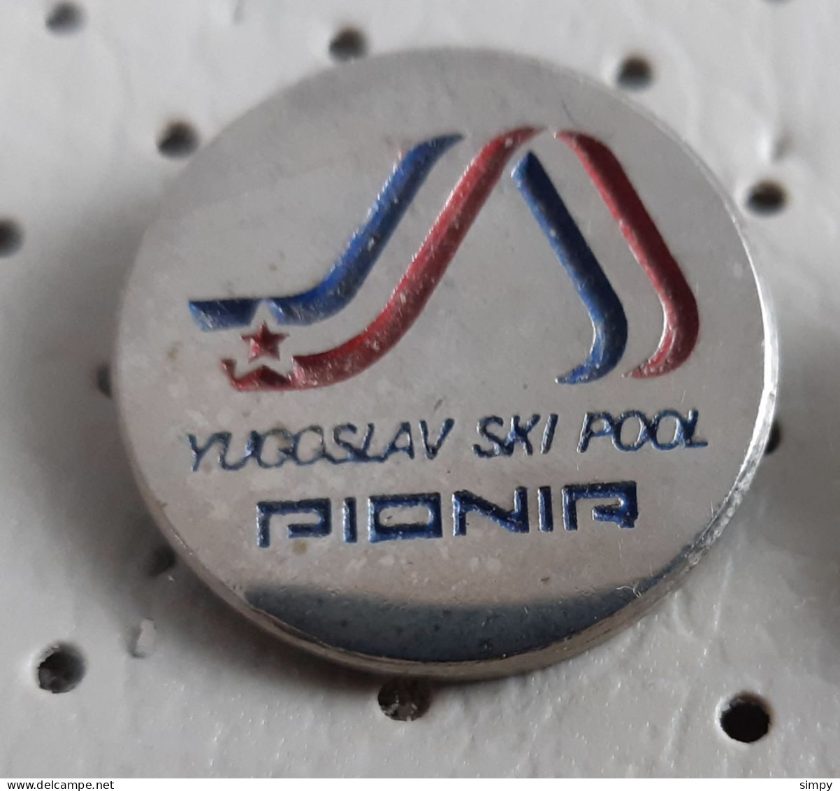 Yugoslav Ski Pool Pionir Novo Mesto Skiing Skier Skii Skiing Slovenia Ex Yugoslavia Pin - Winter Sports