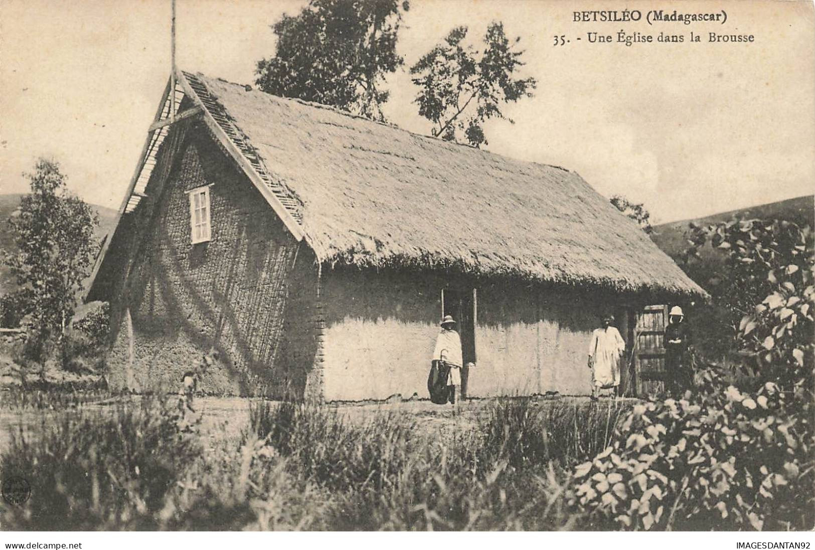 MADAGASCAR AM#DC457 BETSILEO UNE MAISON DANS LA BROUSSE - Madagascar