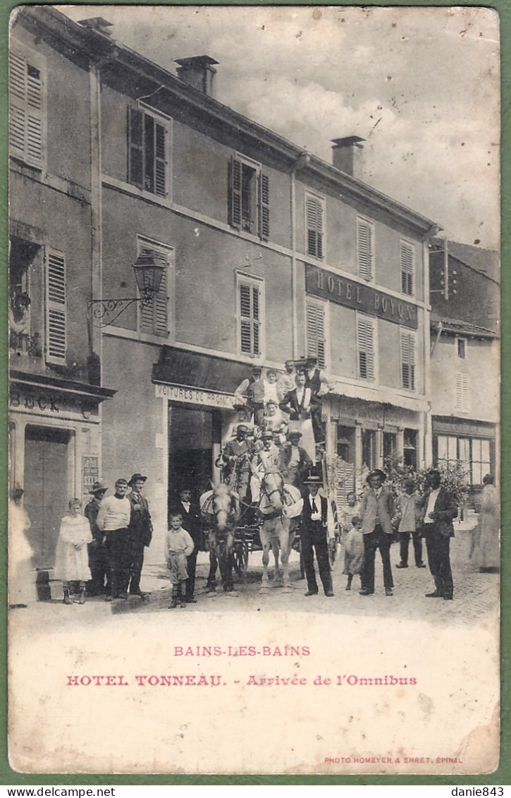 CPA Sélection Top Animation- VOSGES - BAINSLESBAINS - HOTEL DU TONNEAU - ARRIVÉE DE L'OMNIBUS - Bains Les Bains