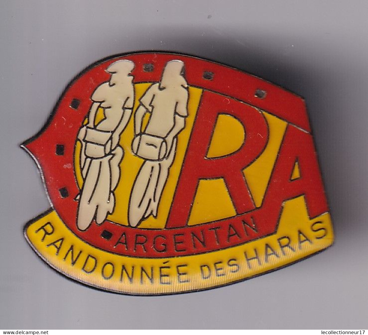 Pin's Argentan R.A Randonnée Des Haras Réf 8397 - Wielrennen