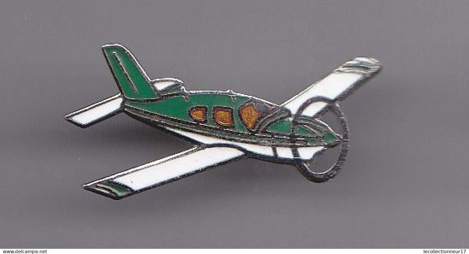 Pin's  Avion  Réf 6379 - Luftfahrt