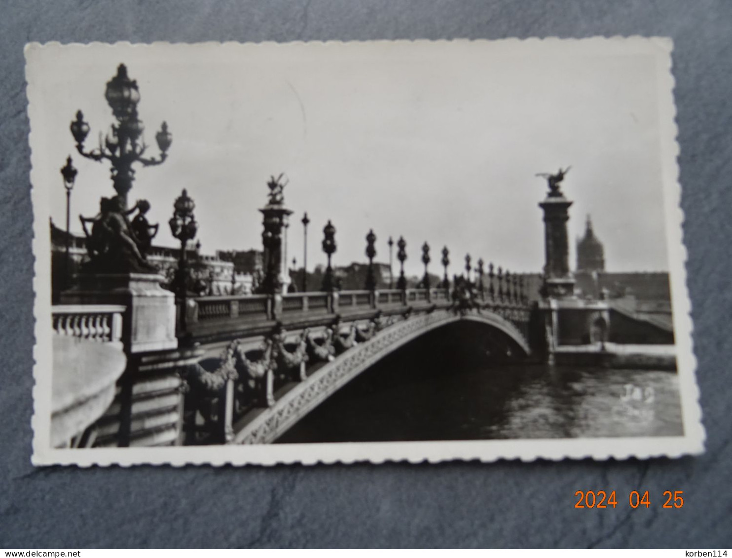 LE PONT ALEXANDRE  III  ET L'HOTEL DES INALIDES - El Sena Y Sus Bordes