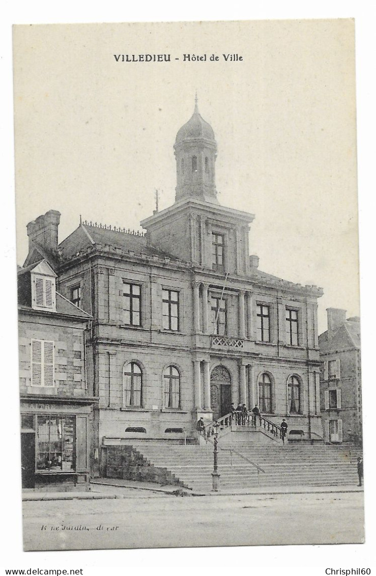 CPA - VILLEDIEU - Hôtel De Ville - Animé - Edit. René Jardin - - Villedieu