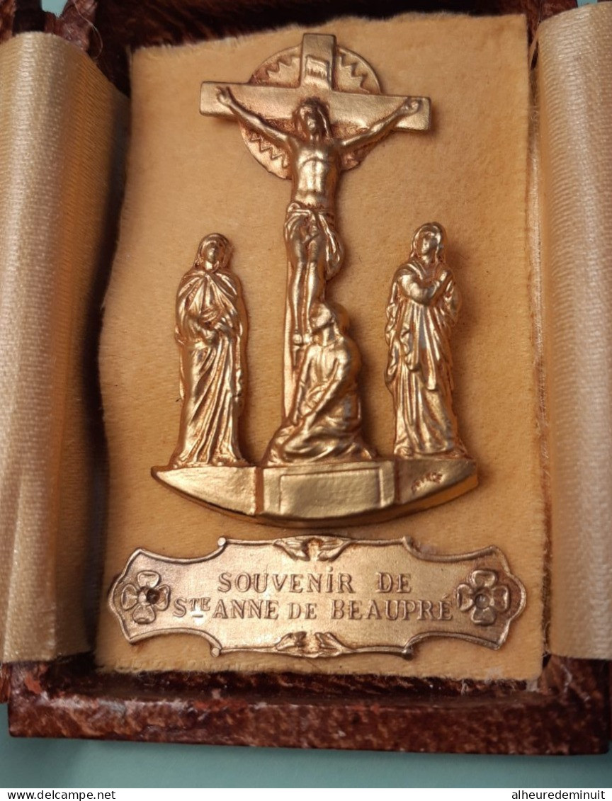 Autel Chapelle De Voyage SOUVENIR DE SAINT ANNE DE BEAUPRÉ"CHRIST EN CROIX - Religion & Esotérisme