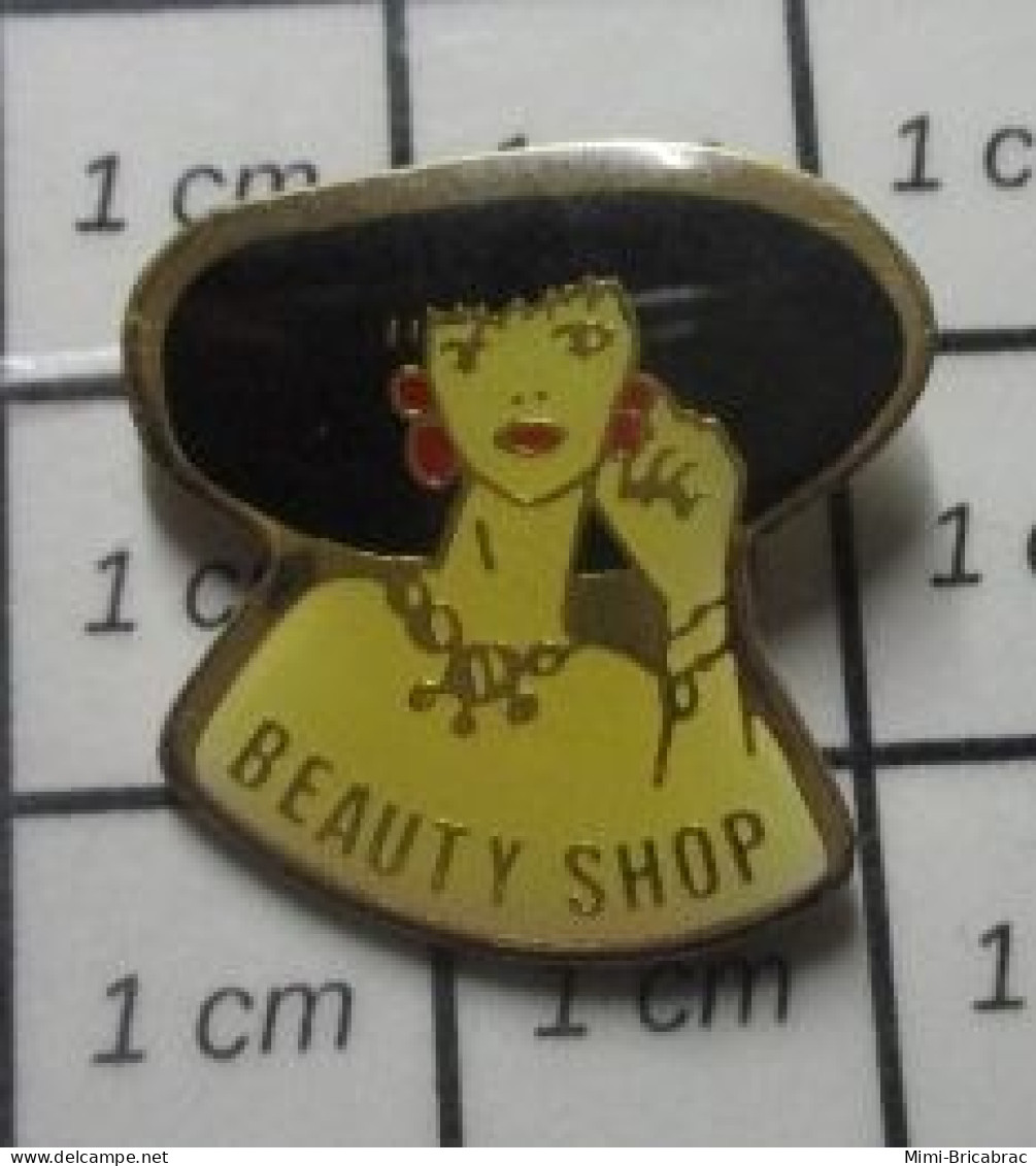713c Pin's Pins / Beau Et Rare / MARQUES / FEMME ELEGANTE A CHAPEAU BEAUTY SHOP - Trademarks