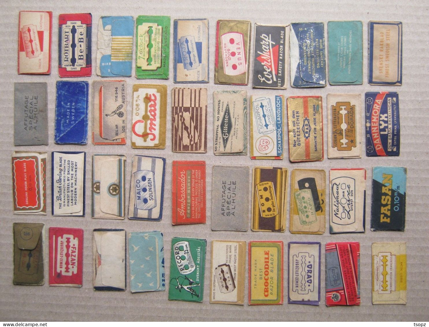 Collection old razor blades wrappers ( about 150 pieces )