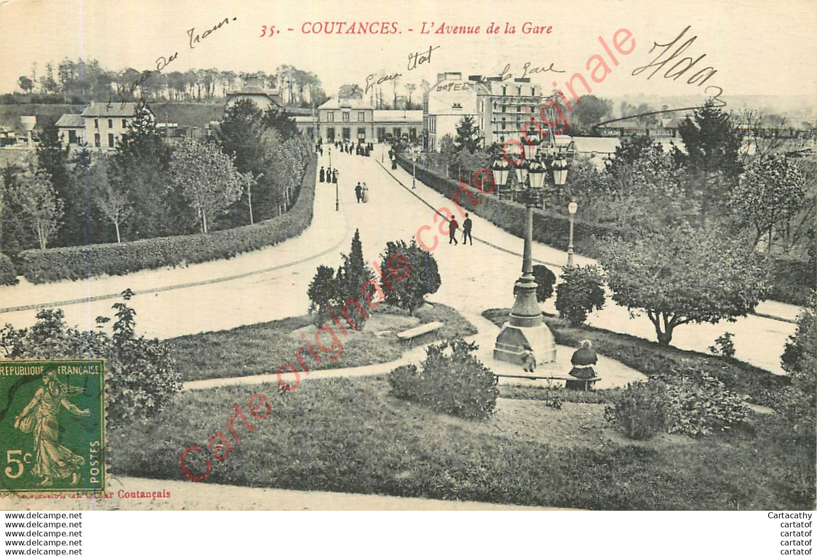 50.  COUTANCES . Avenue De La Gare . - Coutances