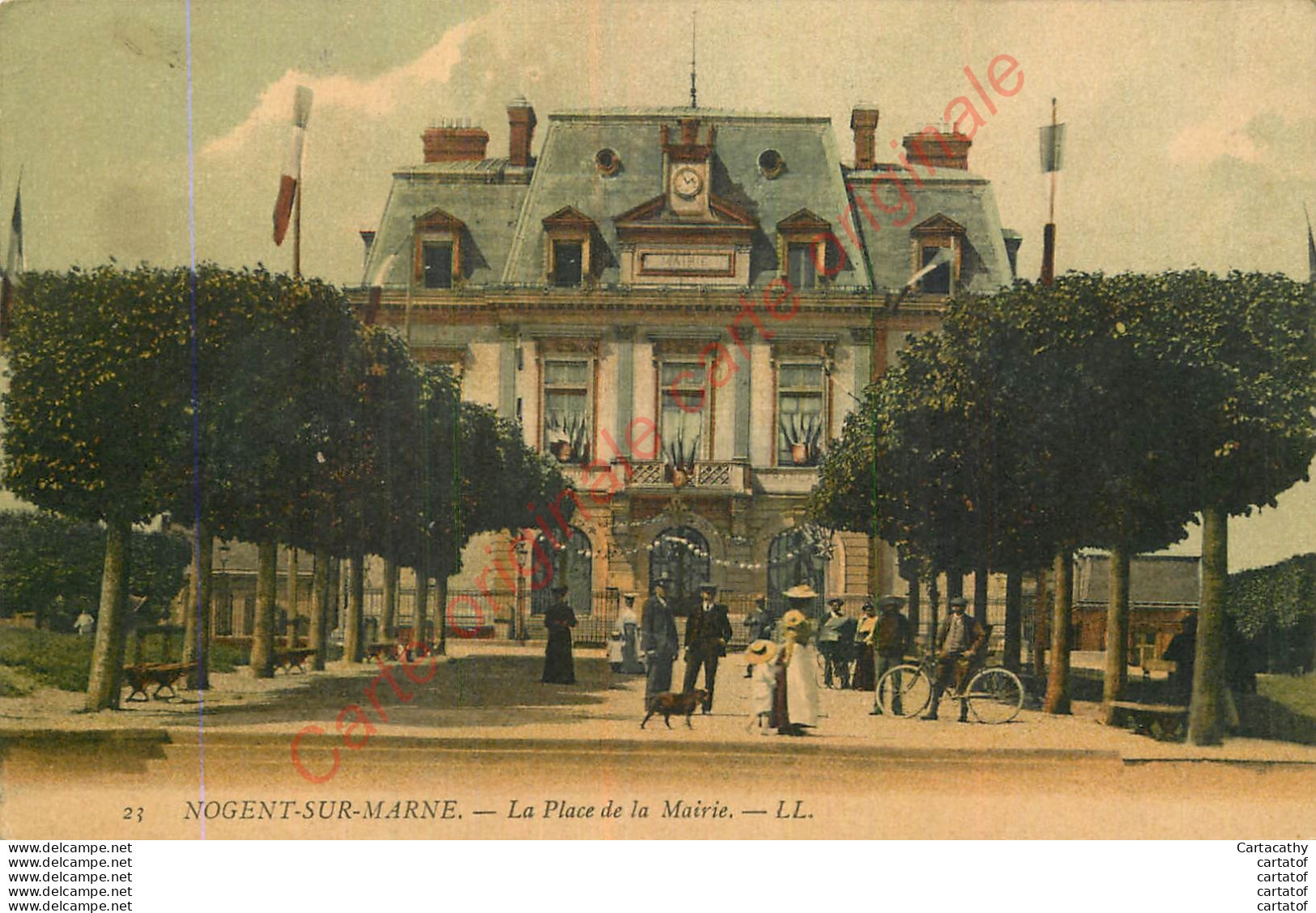 94.  NOGENT SUR MARNE .  La Place De La Mairie .  - Nogent Sur Marne