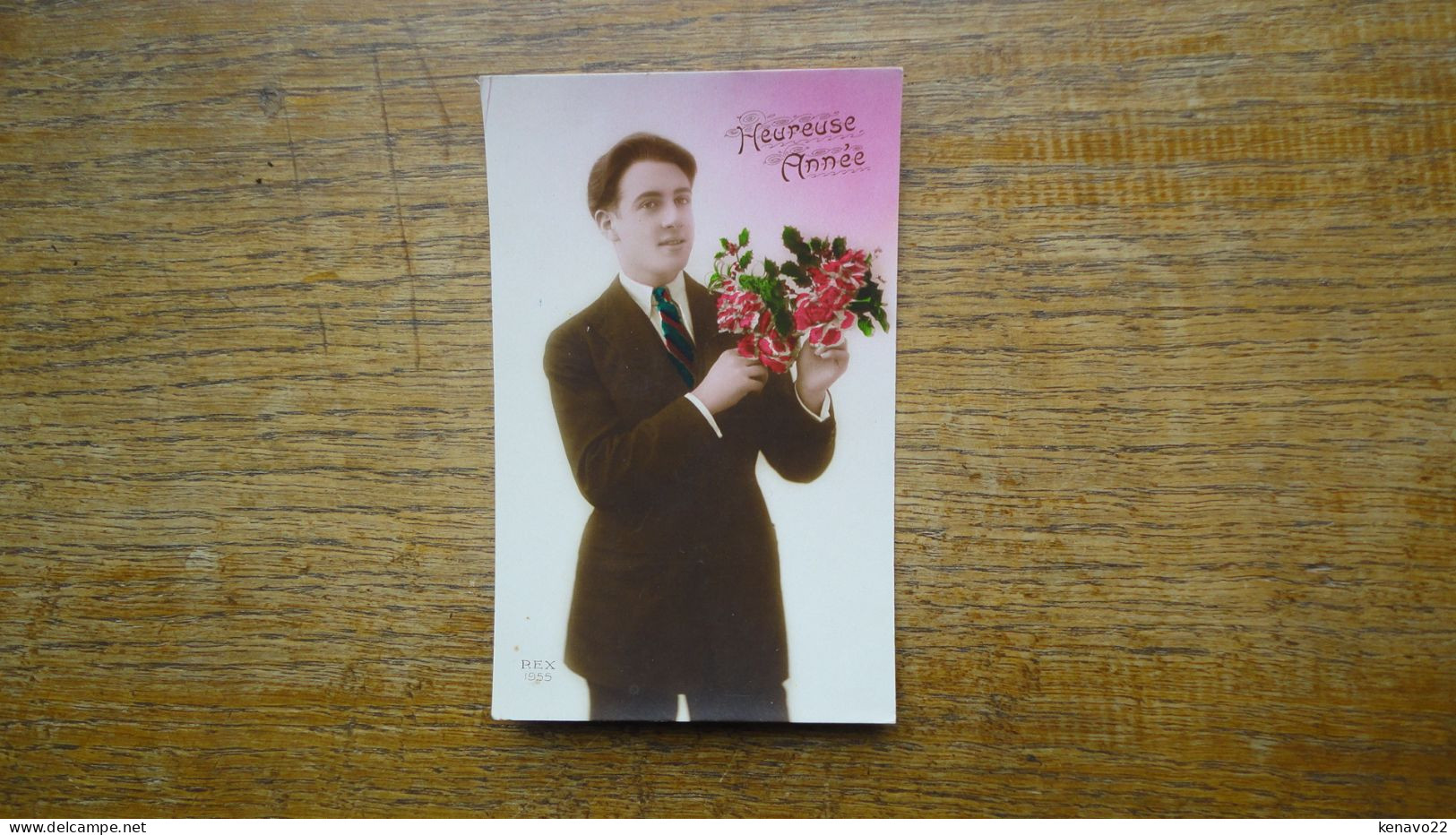 Ancienne Carte De Heureuse Année "" Un Homme Avec Des Fleurs "" - Nouvel An