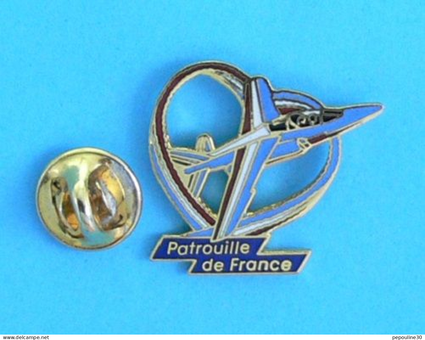 1 PIN'S //   ** ARMÉE DE L'AIR / ALPHAJET VOLTIGE AÉRIENNE / PATROUILLE DE FRANCE ** .(©LMI Paris)