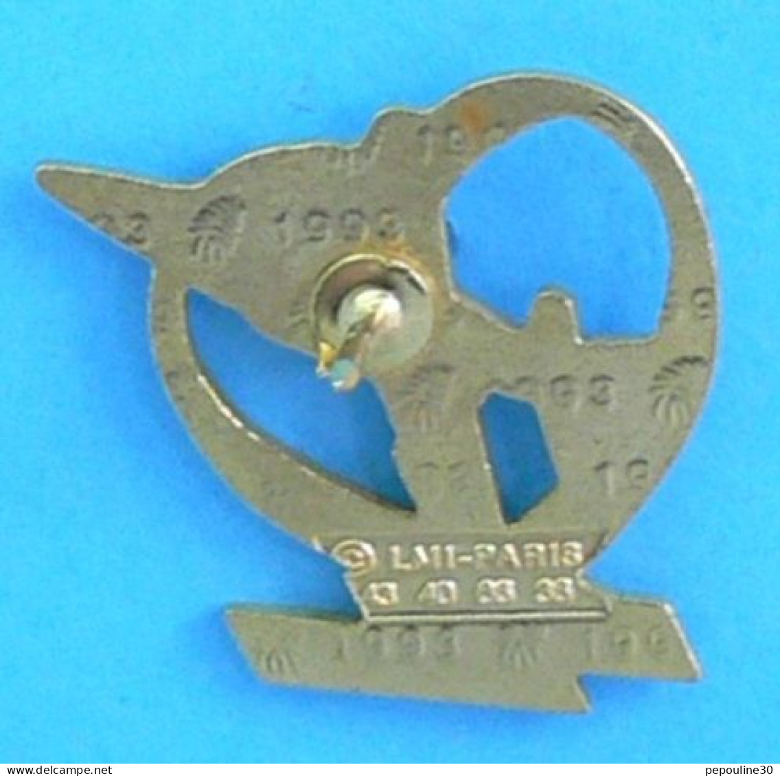 1 PIN'S //   ** ARMÉE DE L'AIR / ALPHAJET VOLTIGE AÉRIENNE / PATROUILLE DE FRANCE ** .(©LMI Paris)