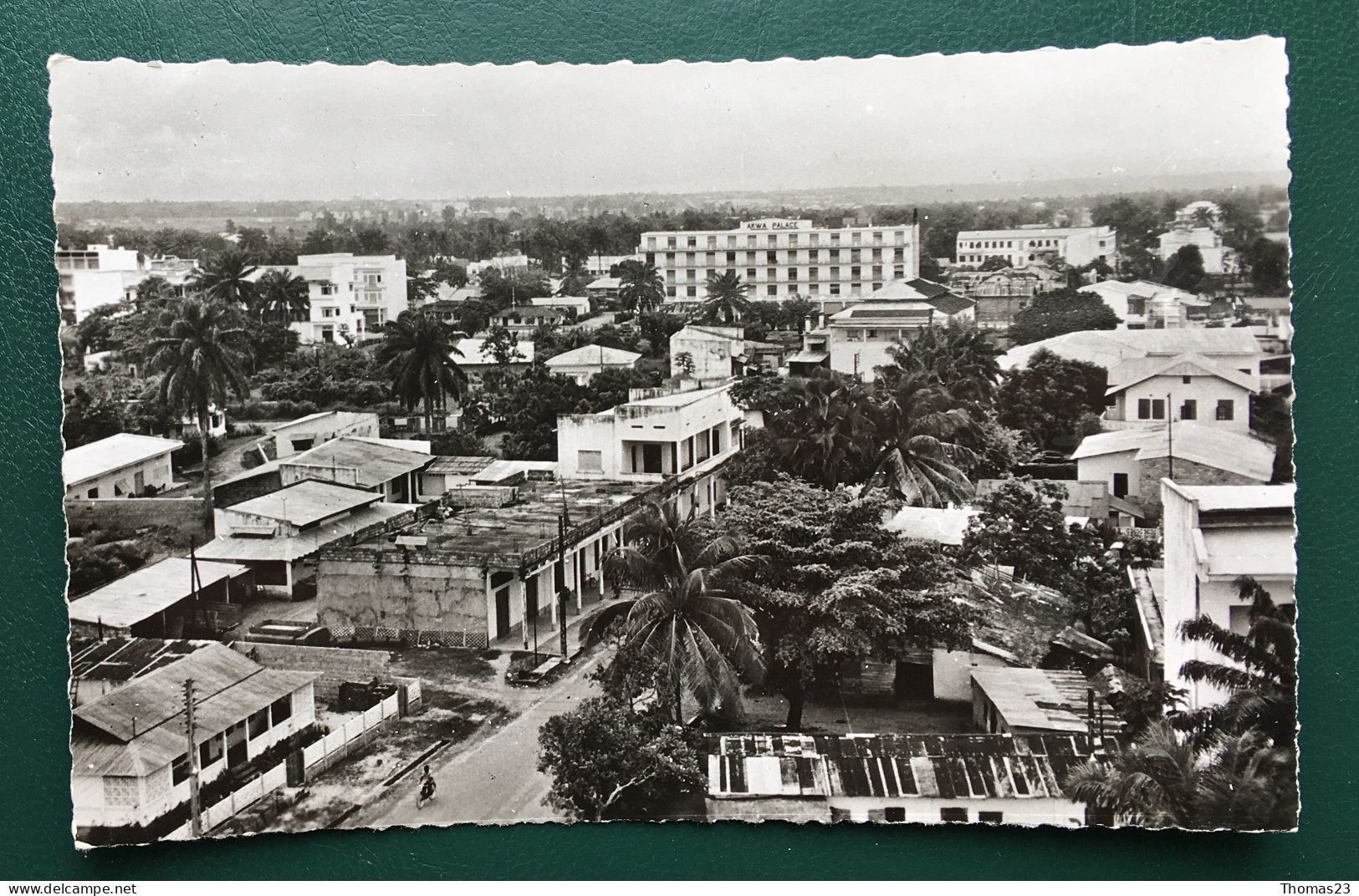 Douala, Quartier De L'Akwa-Palace, Lib "Au Messager", N° 1930 - Camerun