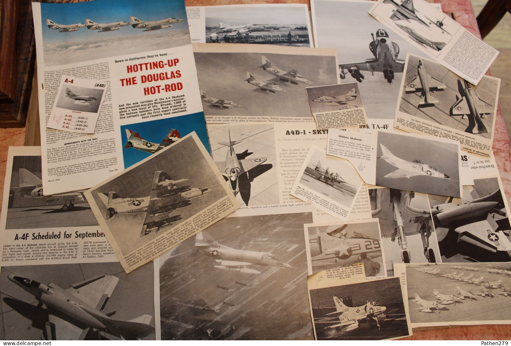 Lot de 339g d'anciennes coupures de presse et photo de l'aéronef américain Douglas A-4 "Skyhawk"