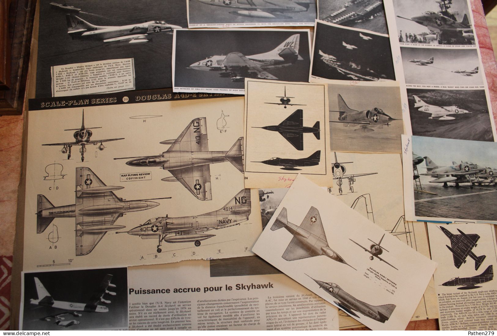 Lot de 339g d'anciennes coupures de presse et photo de l'aéronef américain Douglas A-4 "Skyhawk"