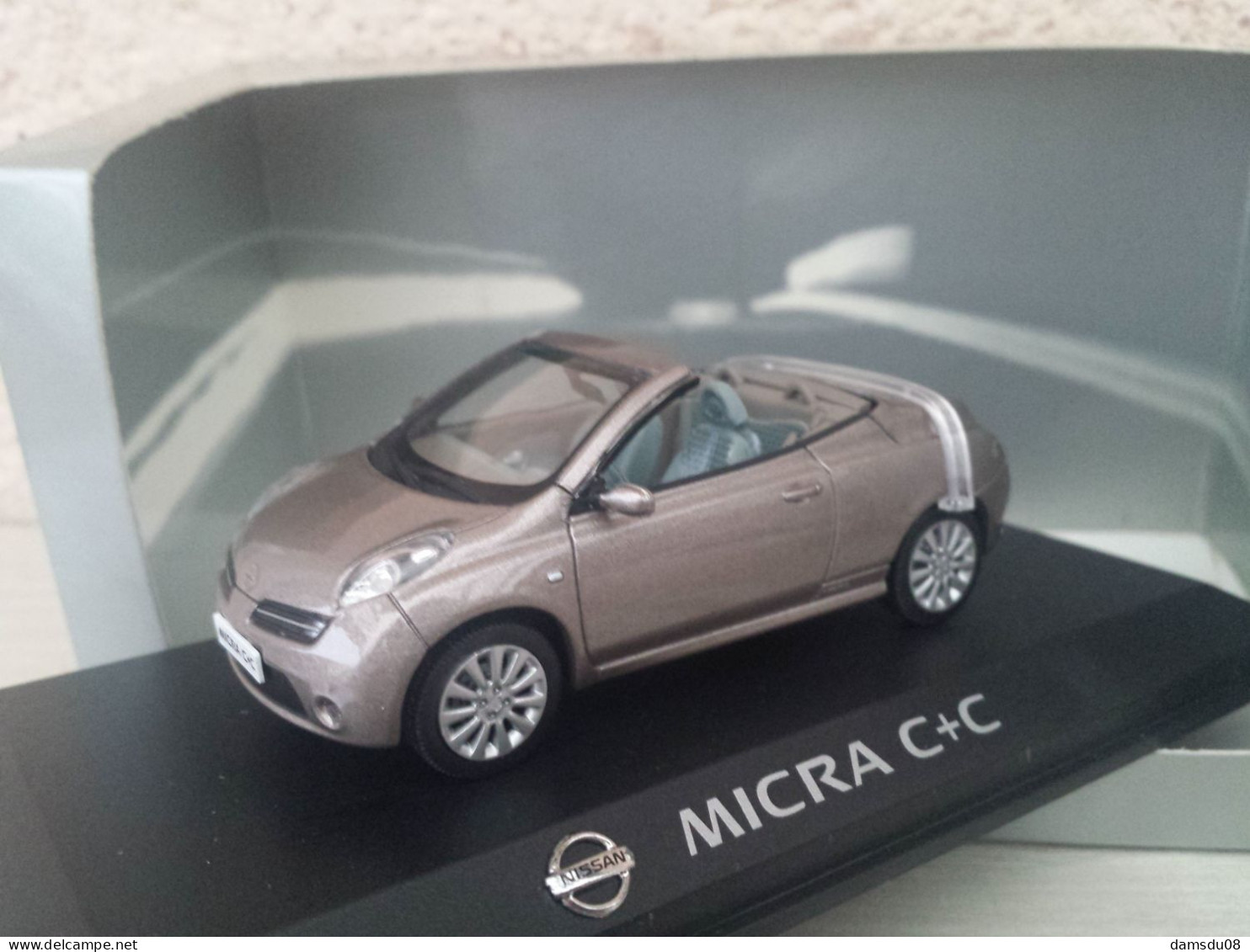 Norev Nissan Micra C+C Echelle 1/43 En Boite Vitrine Et Surboite Carton. Le Toit Et Dans Le Coffre Et Se Déplie - Norev