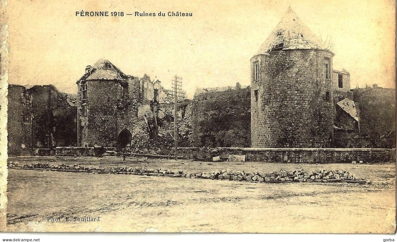 *Lot De 2 CPA - 80 - PERONNE - Le Château Avant Guerre - Les Ruines Du Château - Animée - Peronne