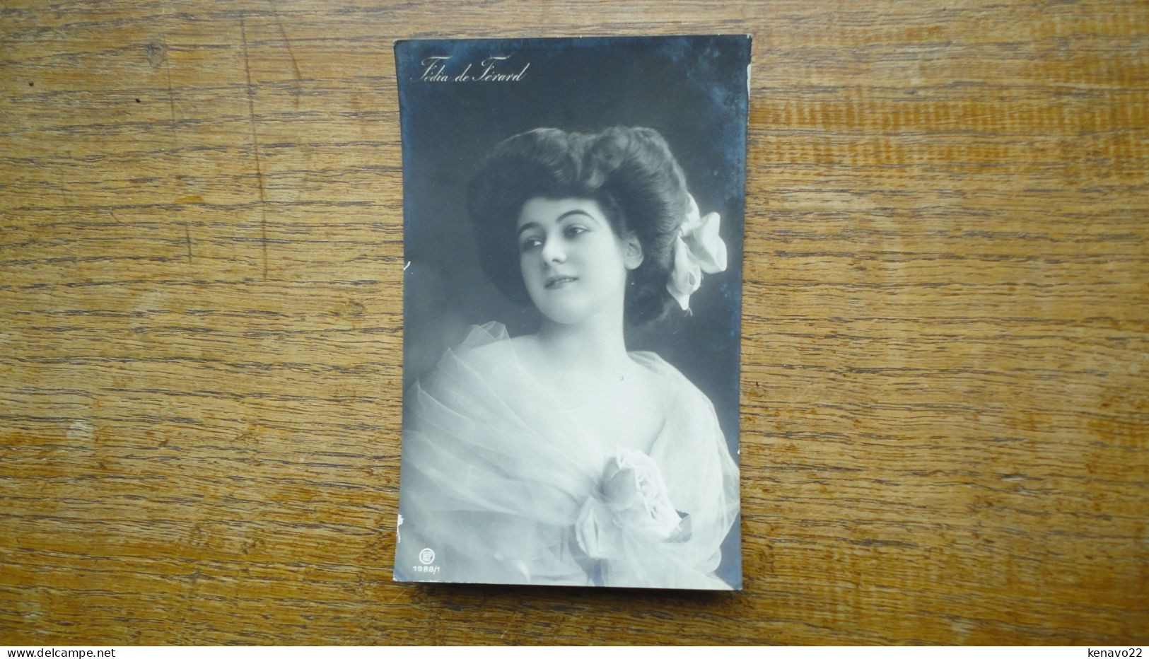 Ancienne Carte Assez Rare , Silhouette Ou Portrait De L'actrice Fédia De Férard - Scherenschnitt - Silhouette