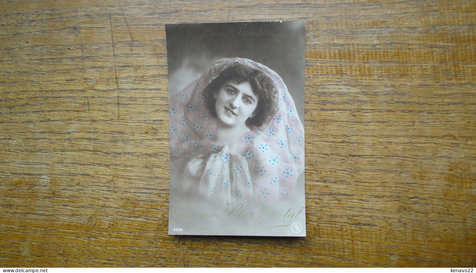 Ancienne Carte Assez Rare , Silhouette Ou Portrait D'une Jeune Fille "" Bons Baisers Pour Mon Cher Soldat "" - Silueta