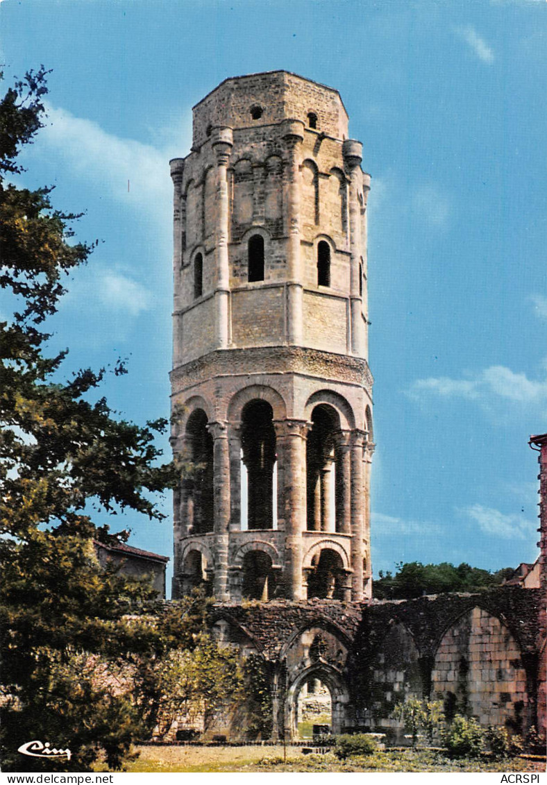 CHARROUX La Tour Charlemagne Et Les Vestiges Du Cloître Ancienne Abbaye St Sauveur   5 (scan Recto Verso)MG2858 - Charroux