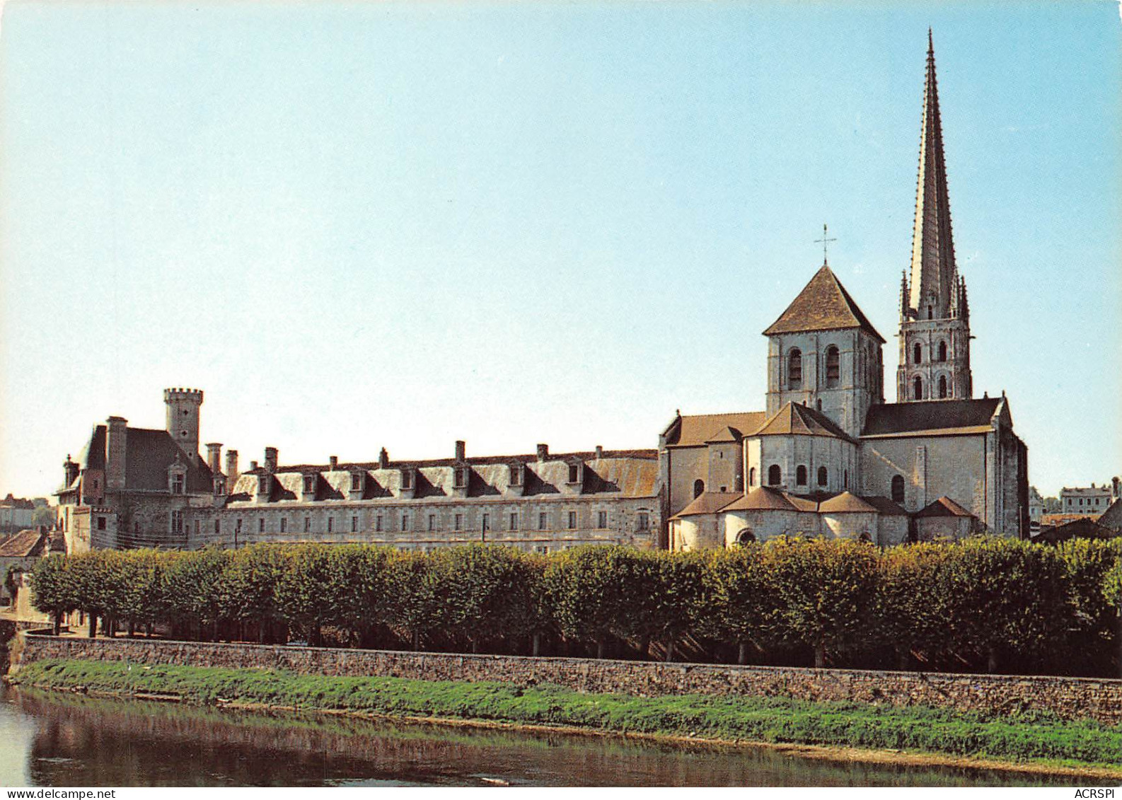 SAINT SAVIN  L'église Et L'ancienne Abbaye Vues De L'est   12 (scan Recto Verso)MG2858 - Saint Savin