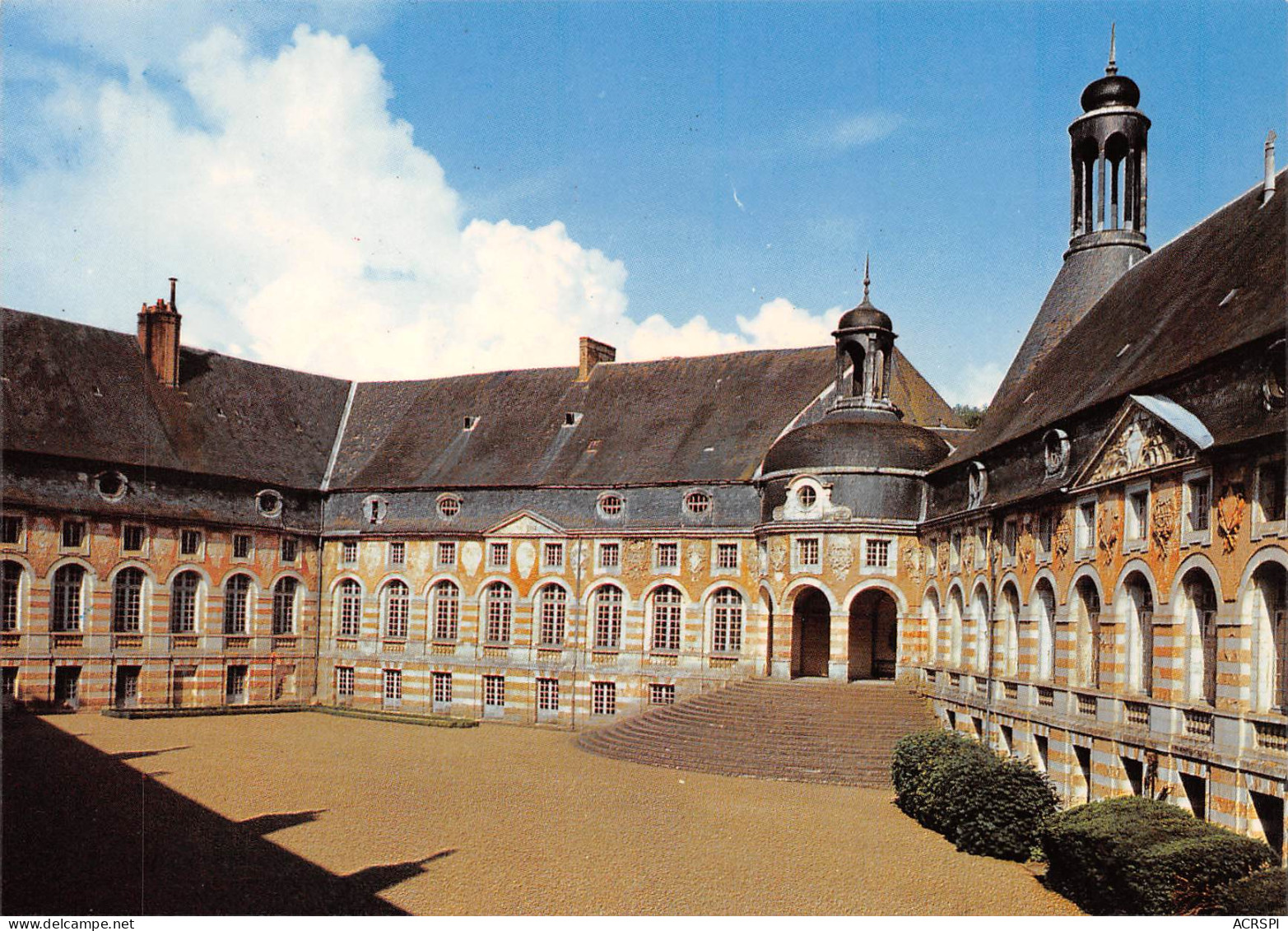 SAINT FARGEAU  La Cour D'honneur Du Château   9 (scan Recto Verso)MG2871 - Saint Fargeau