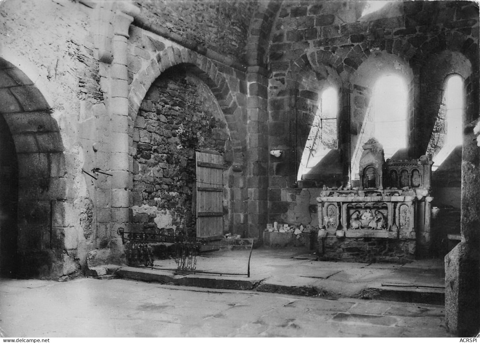 ORADOUR SUR GLANE L' Eglise Le Choeur  42  (scan Recto Verso)MG2878VIC - Oradour Sur Glane